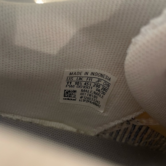 Adidas Questar Flow Running
Shoe FW5109 White/White/Royal Blue Mens Size 11 - Picture 6 of 6